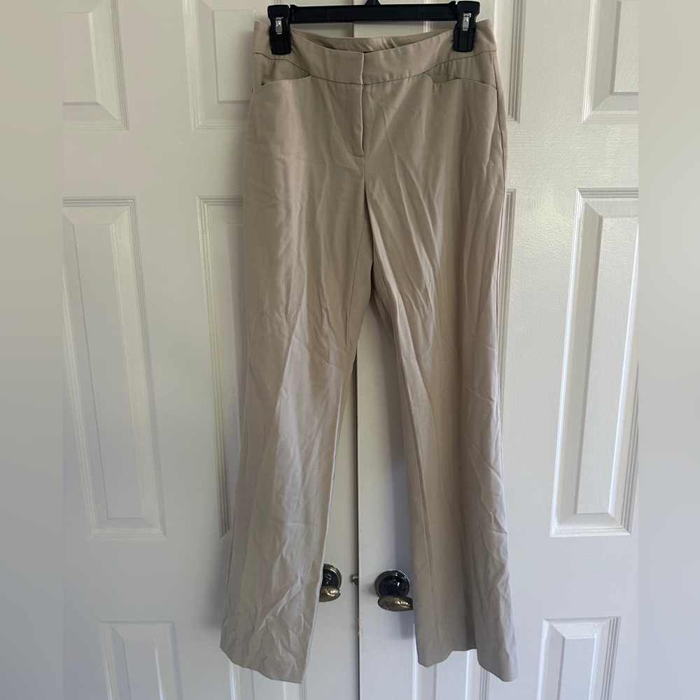 ALFANI size 2 cream color trousers